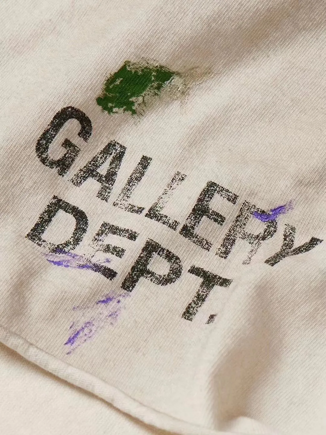 Heavy craftsmanship, the first choice for American boys in summer GALLERY DEPT. INSOMNIA SHORTS/WHITE English mud-dyed and ink-splashed shorts, off-white S-XL, super comfortable and breathable fabric, frees the lower body, heavy wash, mud-dyed and distressed, super complex ink-splashed graffiti